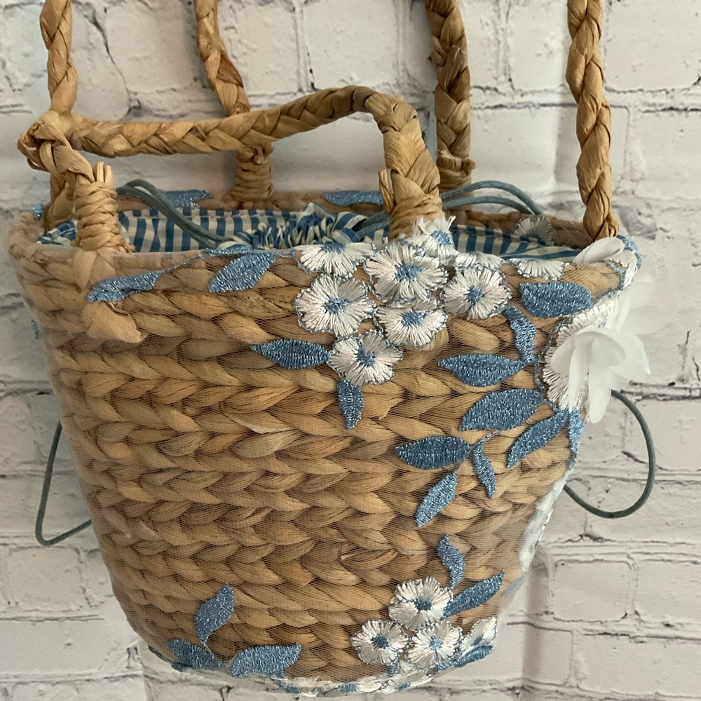 Straw bag